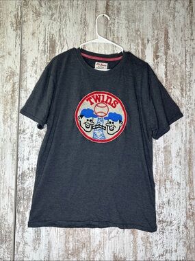 Minnesota Twins Embroidered T-Shirt Red Blue MLB Unisex Sz L Red Jacket